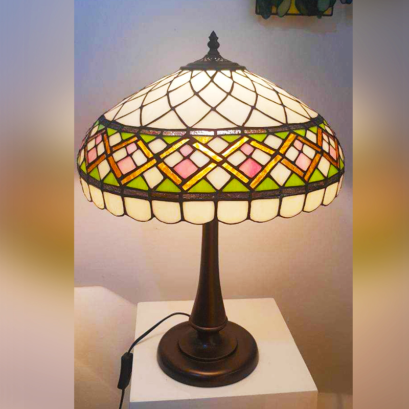 โคมไฟสเตนกลาส #Stained Glass #Tiffany Bedside Lamp