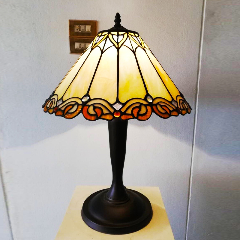 โคมไฟสเตนกลาส #Stained Glass #Tiffany bedside lamp